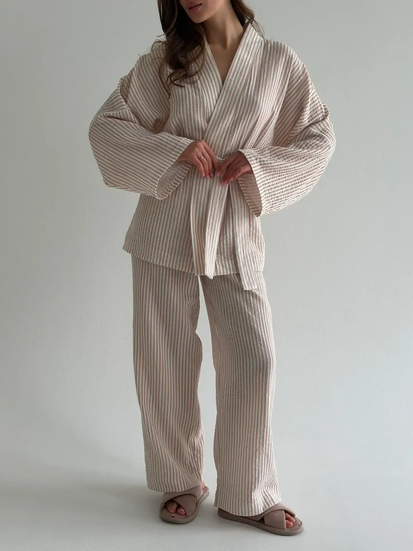 Мусліновий набір 2-шаровий кімоно та штани смужка бежева