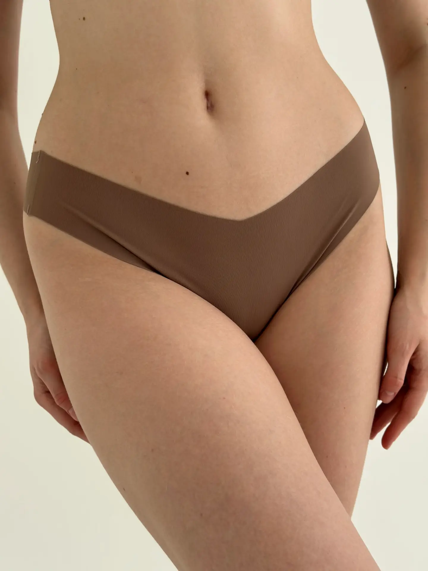 Білизна трусики стрінги безшовні капучино