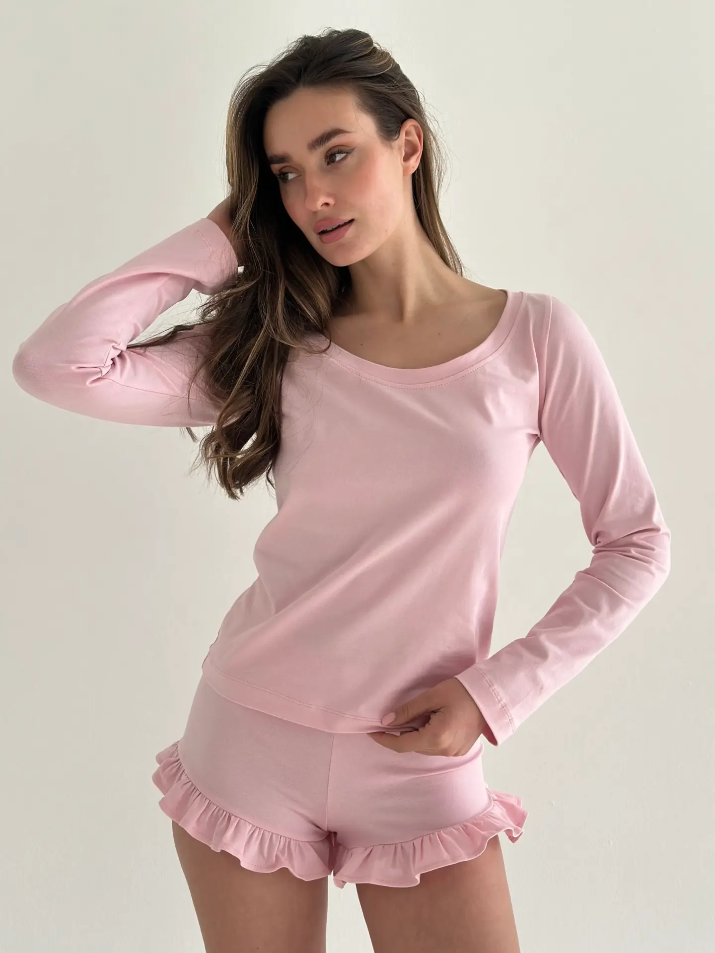 Трикотаж Кулір комплект лонгслів та шорти з рюшами рожевий