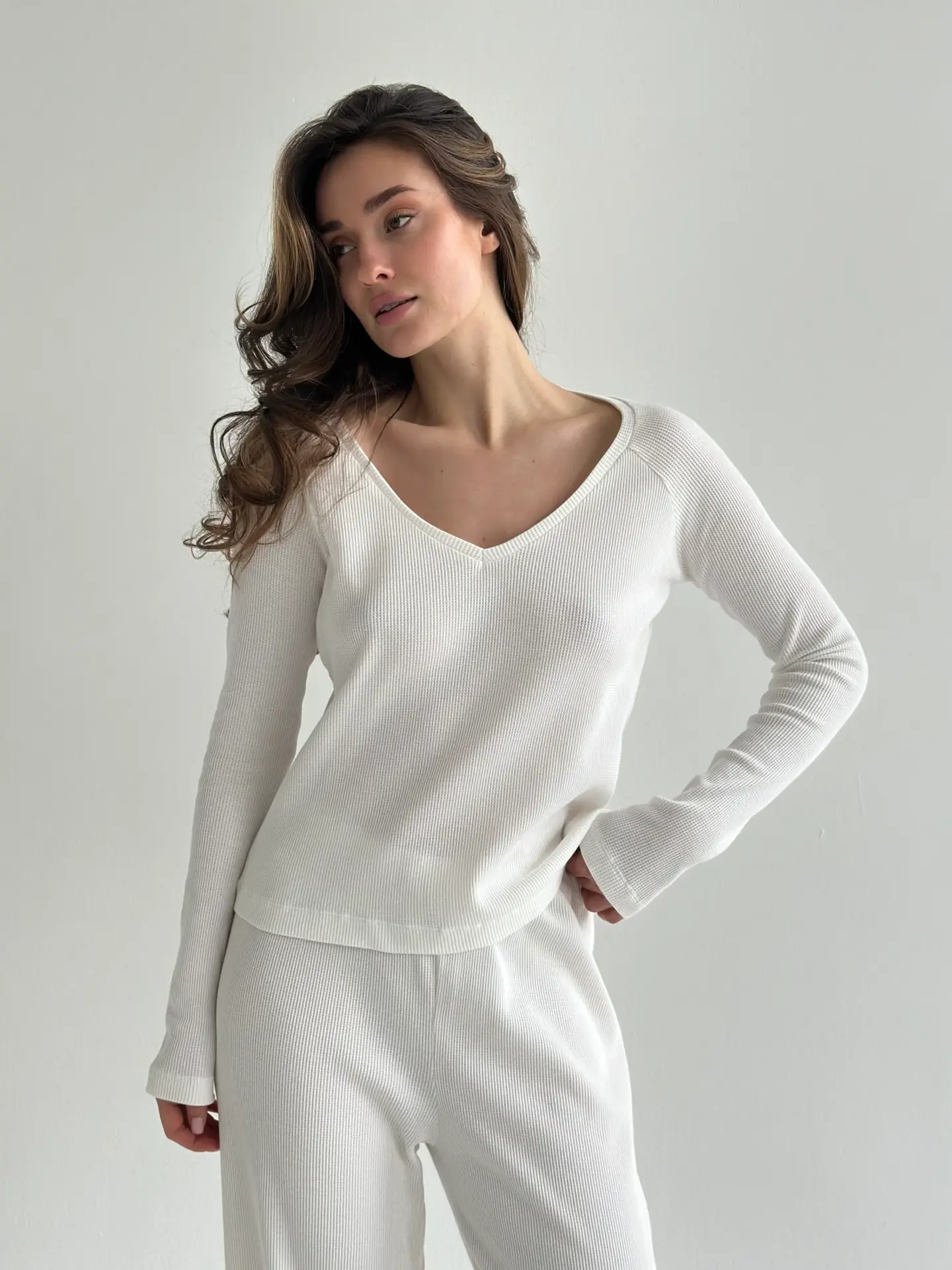 Комплект лонгслів реглан та штани трикотаж вафельний молочний