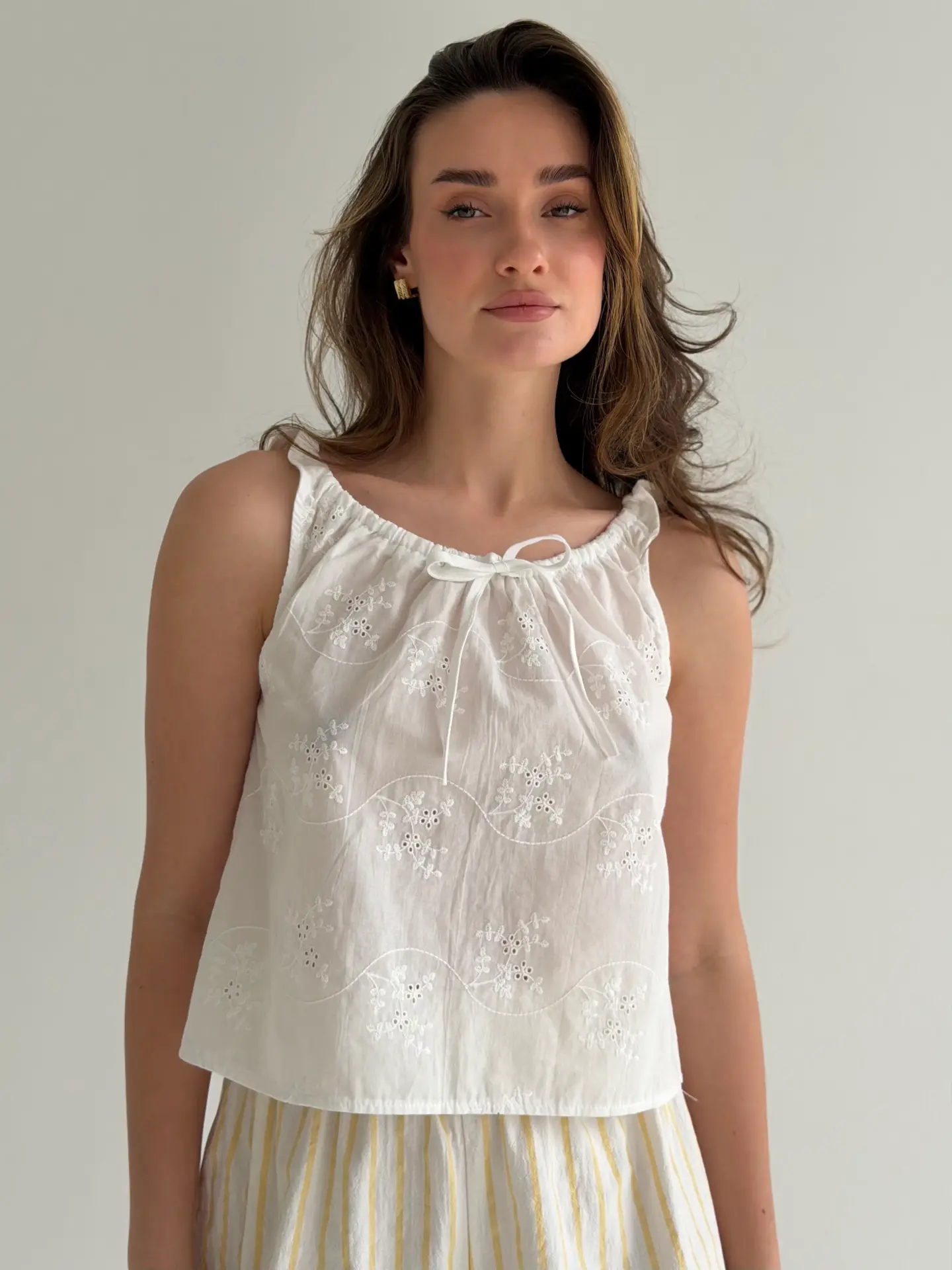 Майка прошва “квіти” біла зі шнурком, “onesize”