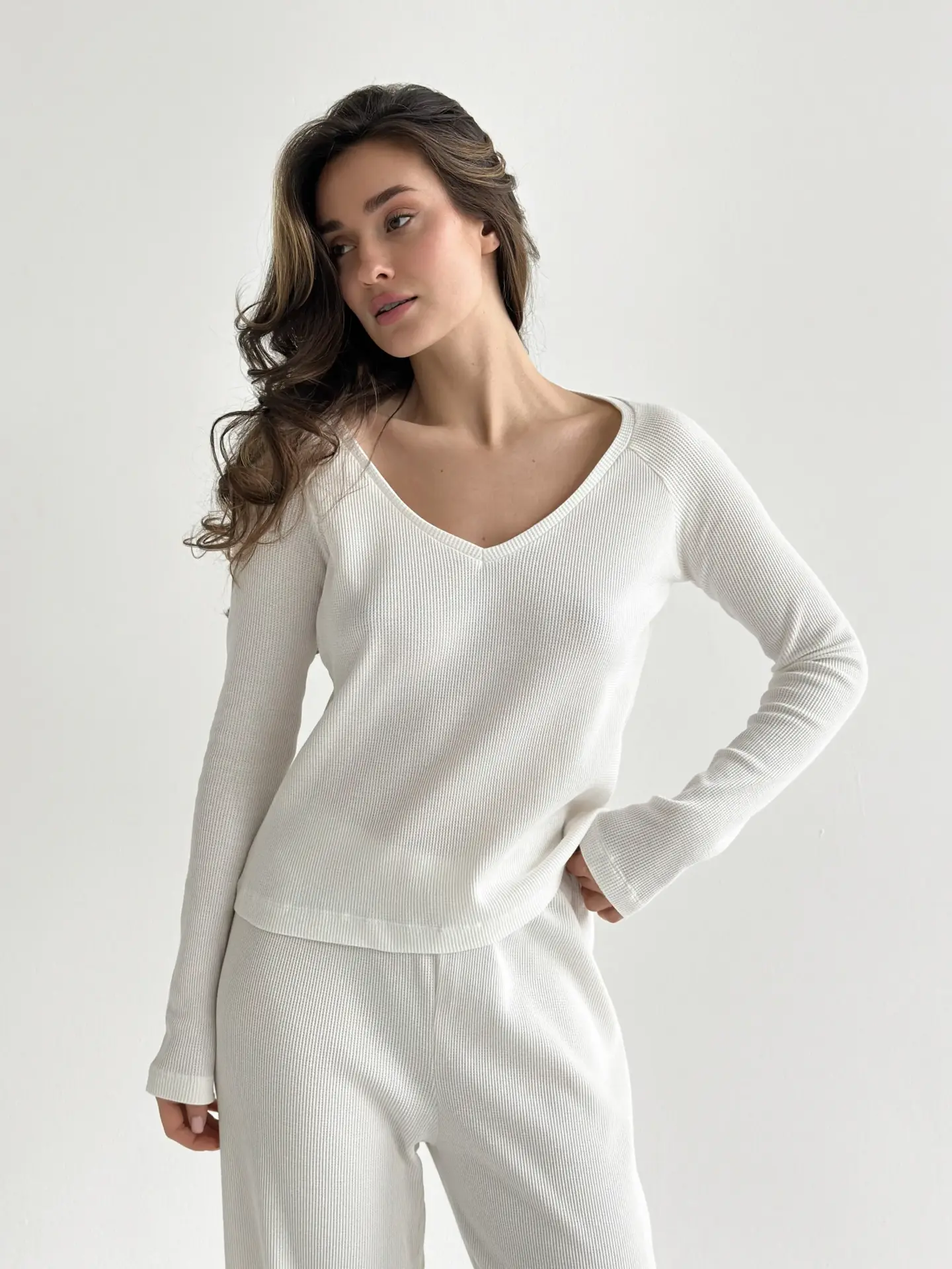 Комплект лонгслів реглан та штани трикотаж вафельний молочний