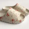 Twins капці піна пляжні та вуличні молочні у червону квітку (=)