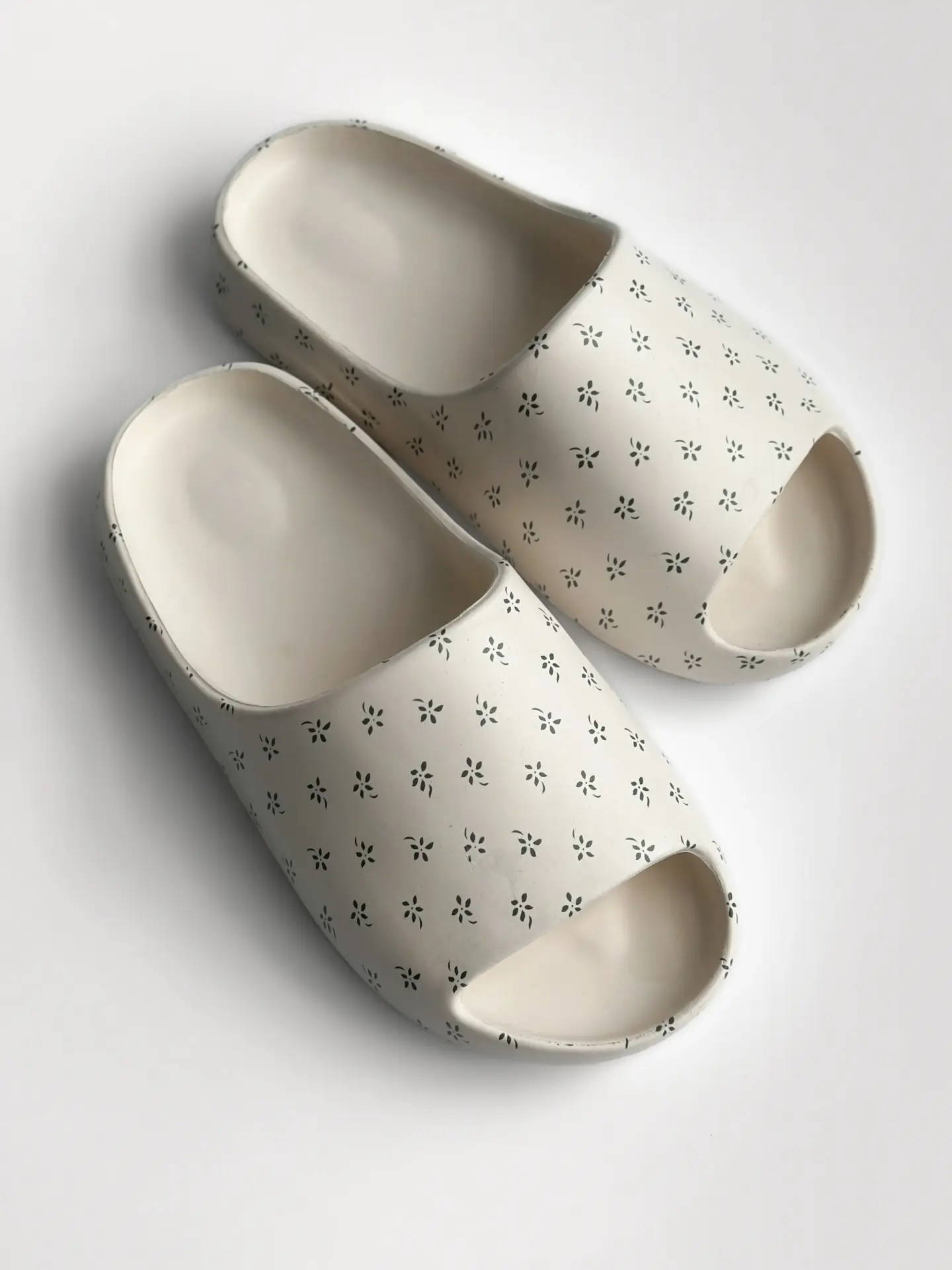 Twins капці піна пляжні та вуличні білі у квітку (=)