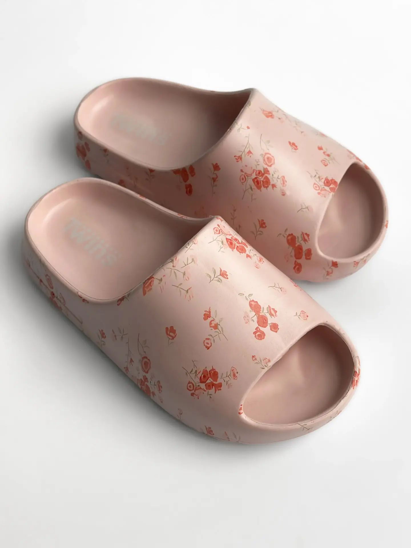 Twins капці піна пляжні та вуличні пудрові у червону квітку (=)