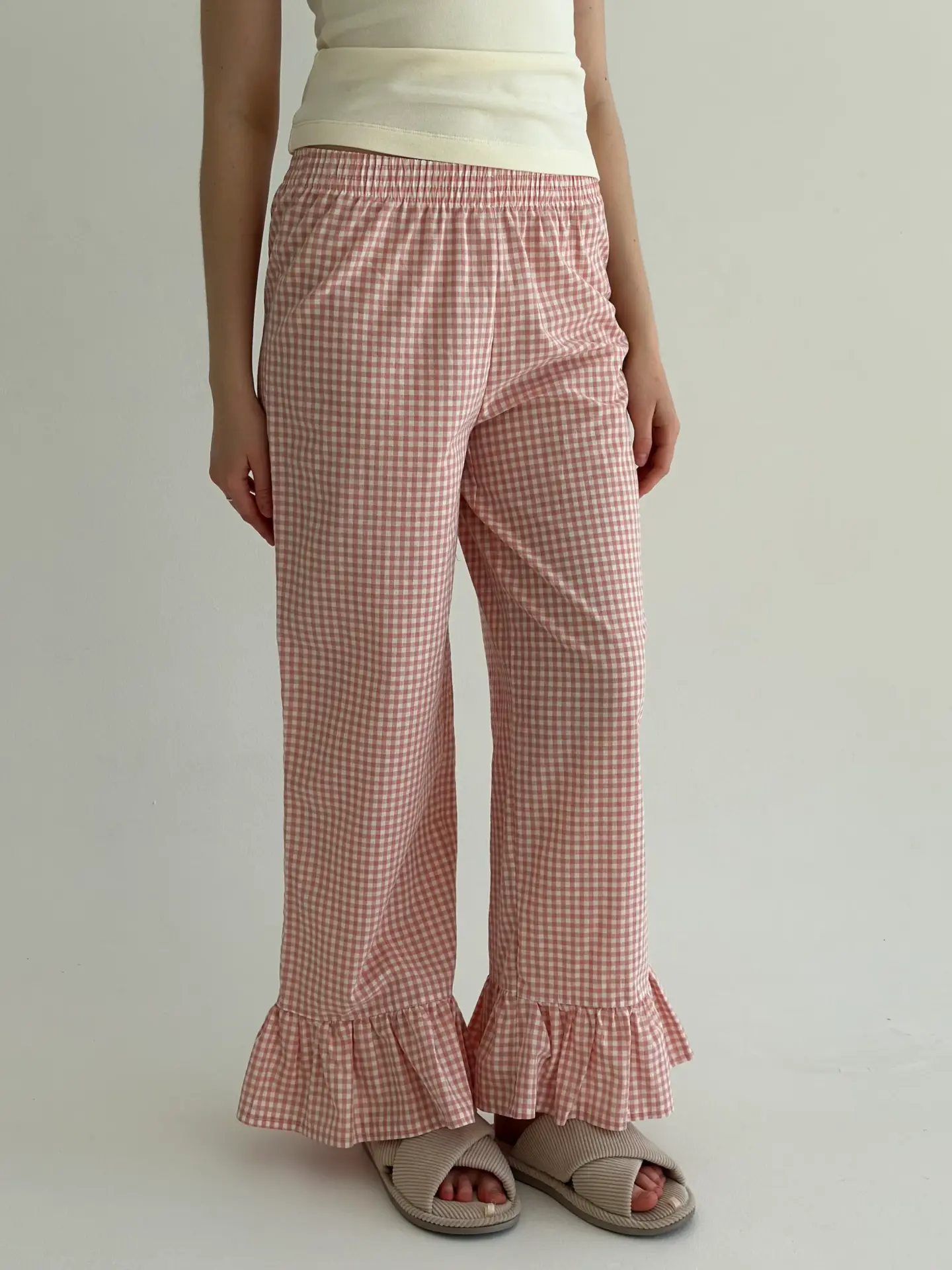 Штани котон клітка з воланом по низу пудра/молоко