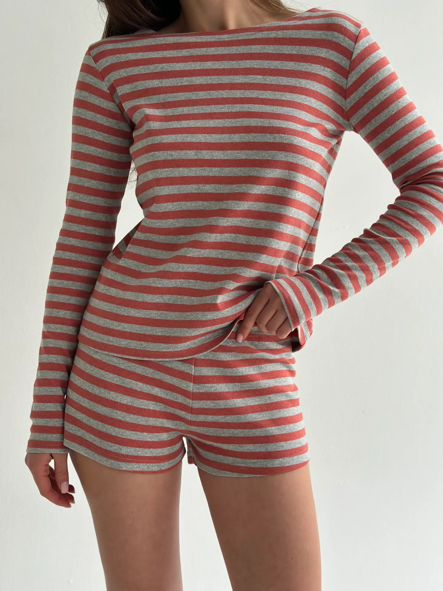 Трикотаж смужка Костюм лонгслів та шорти міні сірий/теракот
