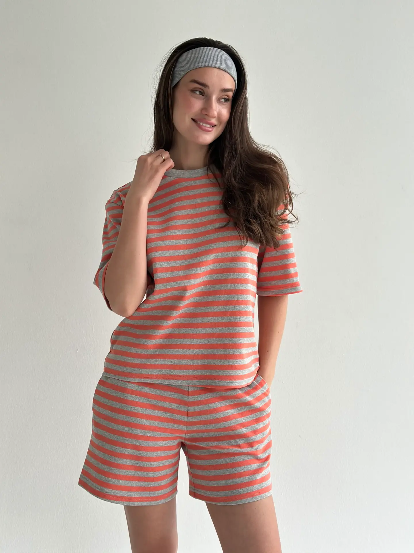 Трикотаж смужка Костюм футболка та шорти сірий/помаранчевий