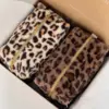 Косметичка хутро Лео коричнева середній квадрат