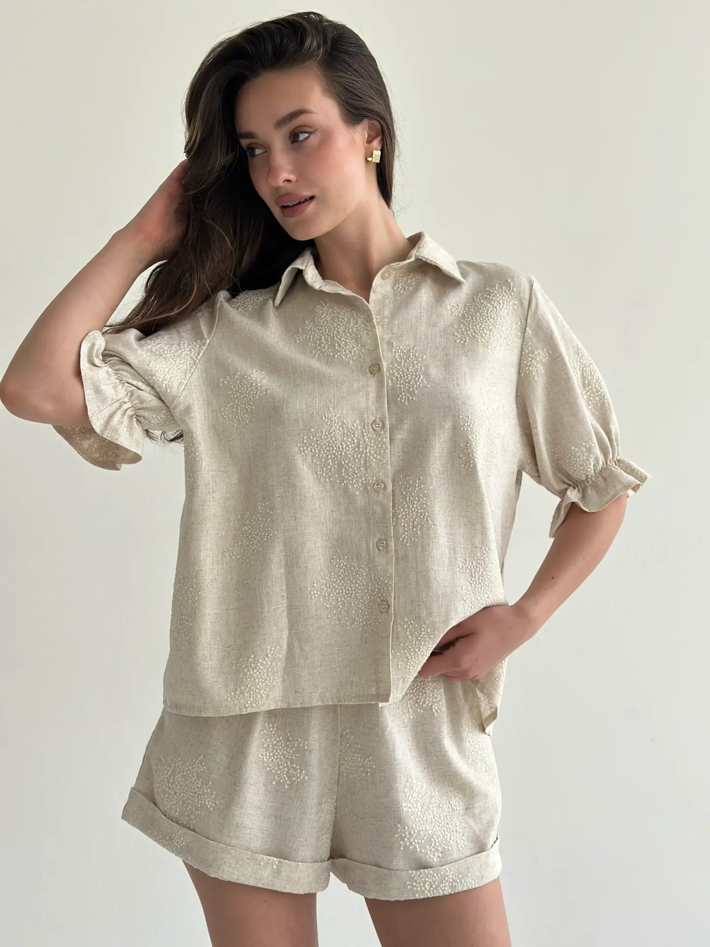 Костюм блузка та шорти льон вишивка бежевий