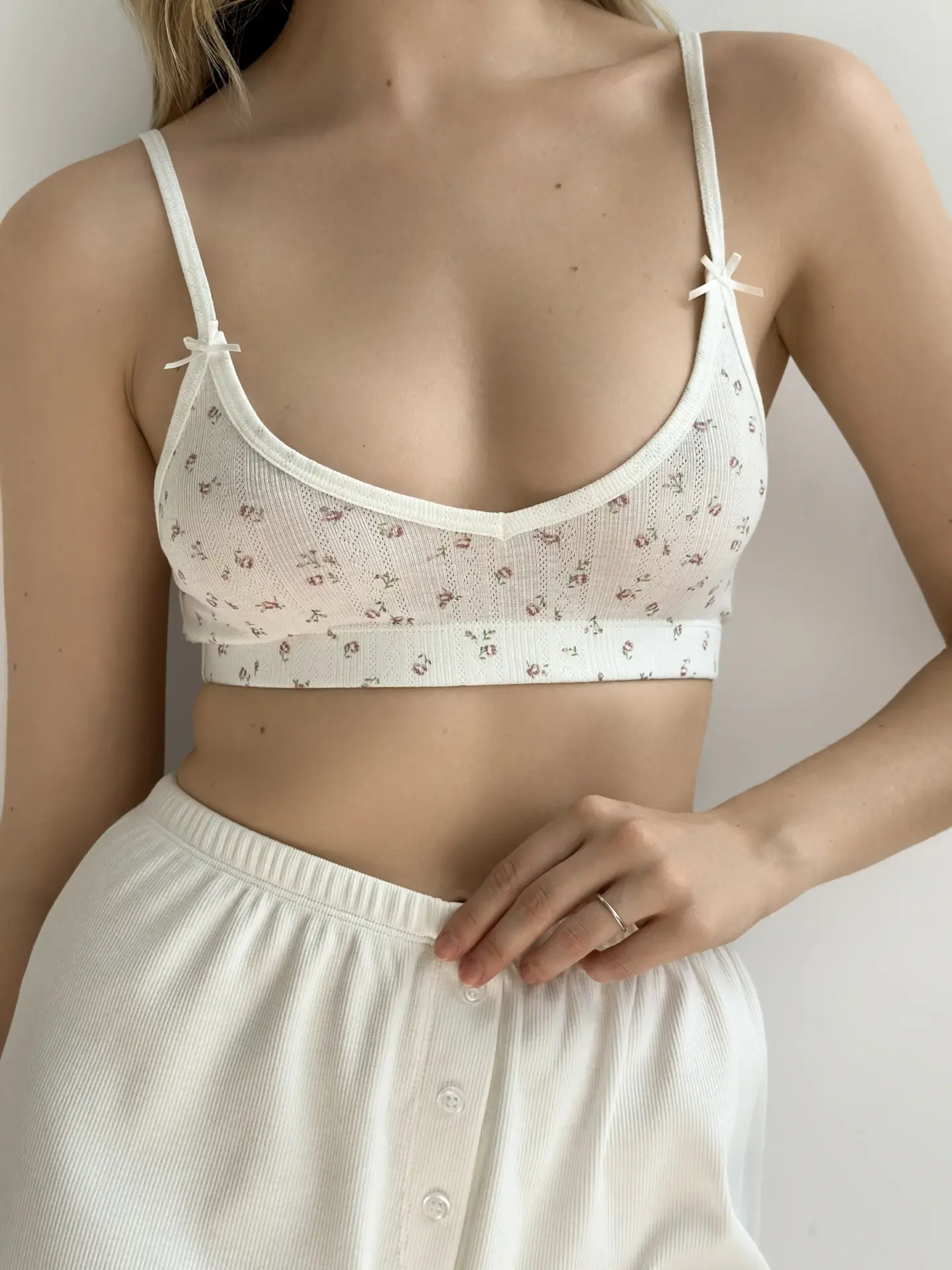 Білизна топ базовий білий у квіточку