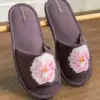 Капці домашні жіночі відкриті замшеві фіолетові з наліпкою Піон