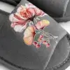 Капці домашні жіночі відкриті замшеві сірі з наліпкою Квітка