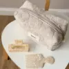 Косметичка середня махра жакард з квітами колір бежевий