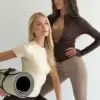 Yoga футболка молочна