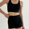 Yoga топ з перехресними бретелями чорний