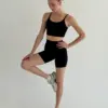 Yoga топ з тонкими бретелями чорний