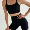 Yoga топ з тонкими бретелями чорний