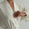 Халат довгий муслин великий чорний горох на молочному