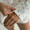 Костюм сорочка з довгим рукавом та шорти муслін серця різнокольорові на білому
