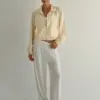 Вітровка плащова молочна